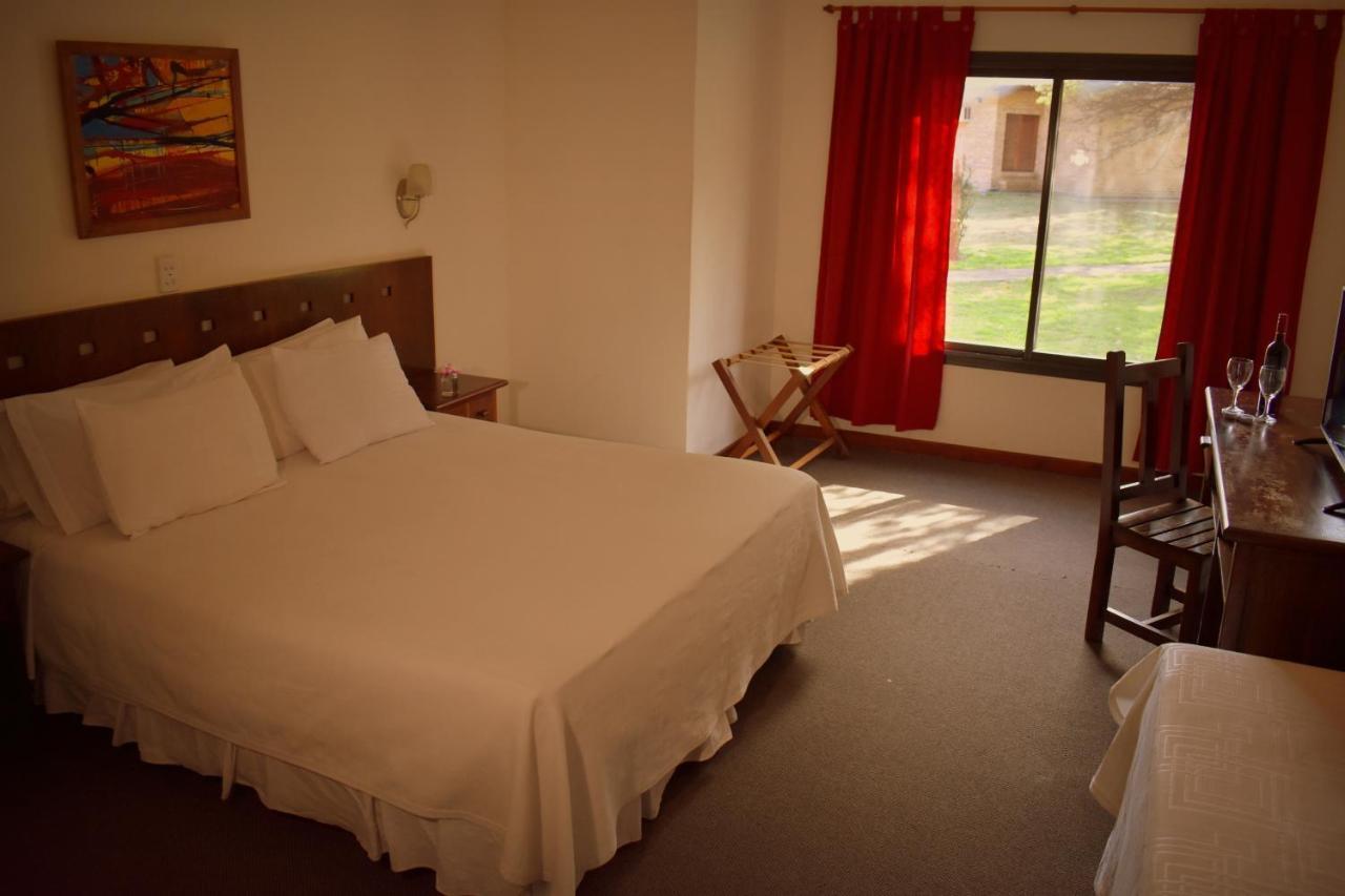 Hotel De & By Mh