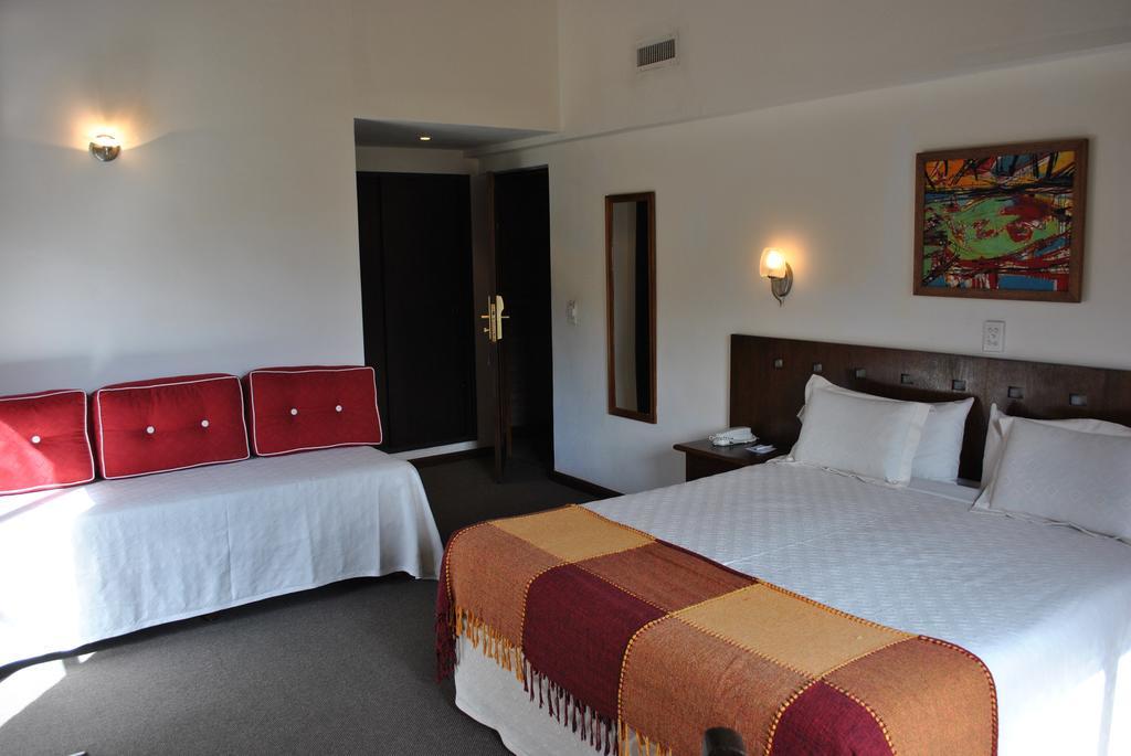 Hotel De & By Mh 4*